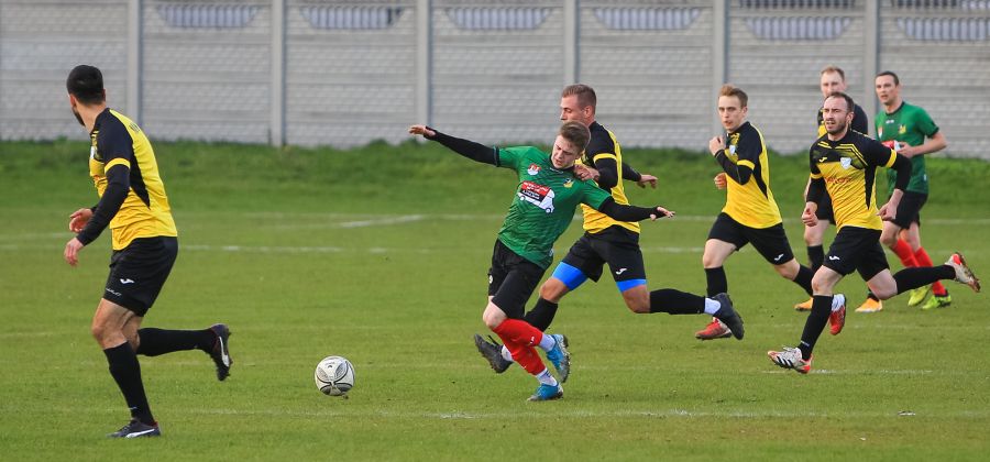 Remis w derbowym meczu Łysica Bodzentyn - MKS Orlicz Suchedniów 1:1