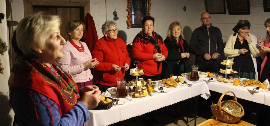 "Cztery Poru Roku" w skansenie w Bodzentynie - zima