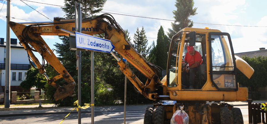 Trwa modernizacja wodociągu na ul. Zadworskiej i Żeromskiego w Bodzentynie - wideo