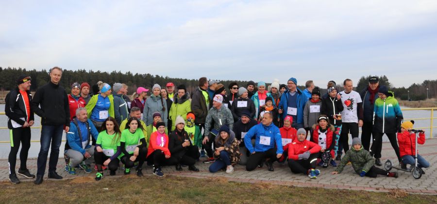 Zakochani nad zalewem w Wilkowie