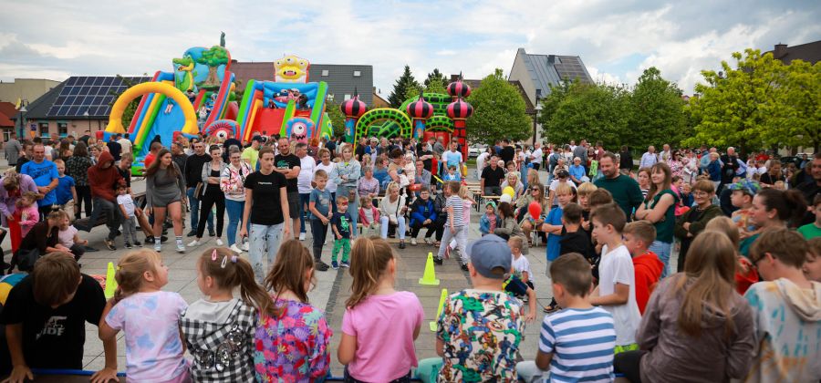 Dzień Dziecka pełen radości i uśmiechów na Rynku Górnym w Bodzentynie