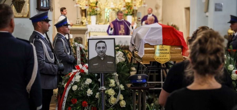 Rodzina, przyjaciele i współpracownicy pożegnali asp. szt. Marcina Przygodę