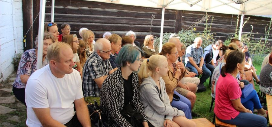 Koncert Piosenki Żołnierskiej w skansenie w Bodzentynie