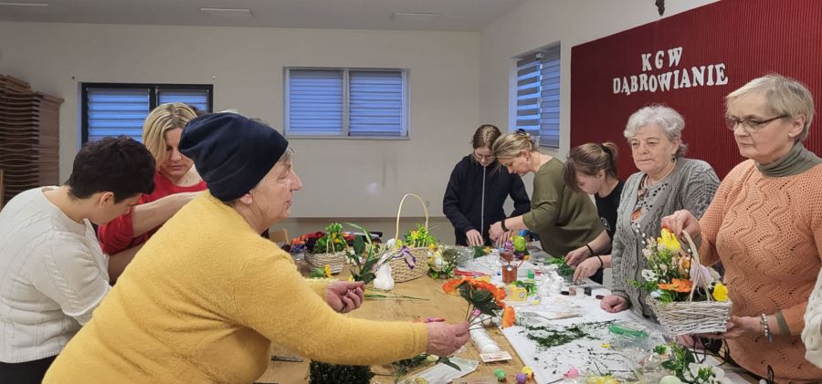 Dziesiątki uczestników na drugich warsztatach "Kolorowa Wielkanoc" w Sieradowicach i Dąbrowie!