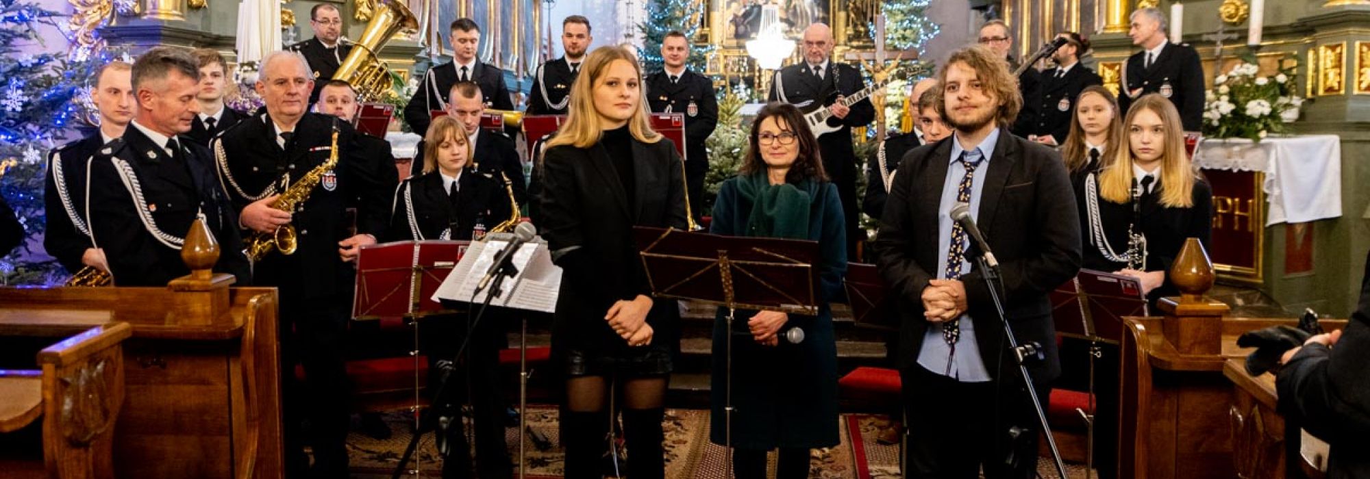 Koncert Kolęd i Pastorałek w kościele parafialnym w Bodzentynie - zdjęcia i wideo