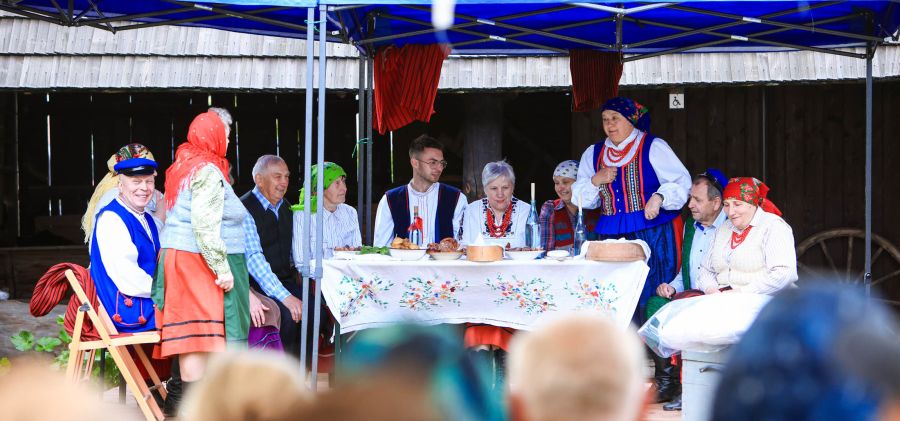 Poprawiny jak za dawnych lat – niezwykłe widowisko w Zagrodzie Czernikiewiczów
