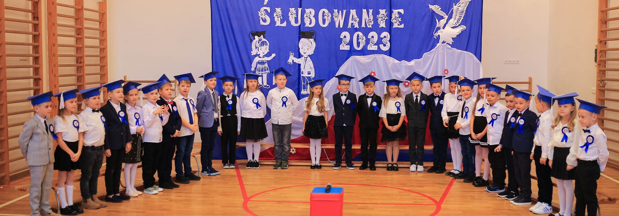 Pasowanie i ślubowanie uczniów klas pierwszych w Szkole Podstawowej w Bodzentynie