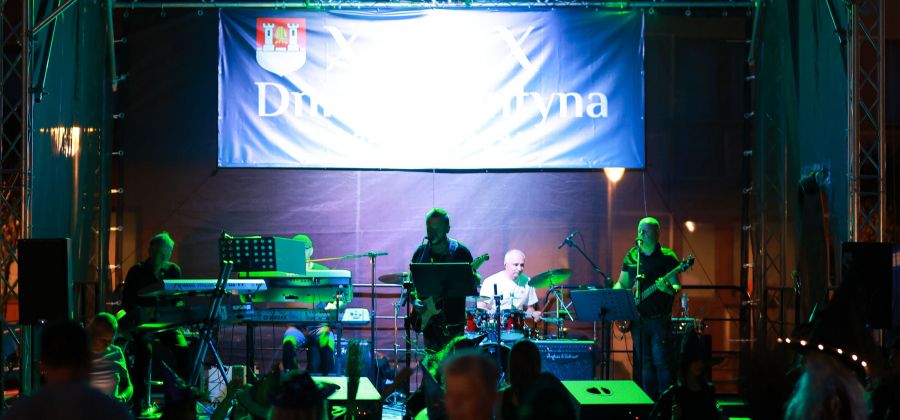 XXXIX Dni Bodzentyna - Dzień drugi - część 7 - Koncert zespołu Niepokonani