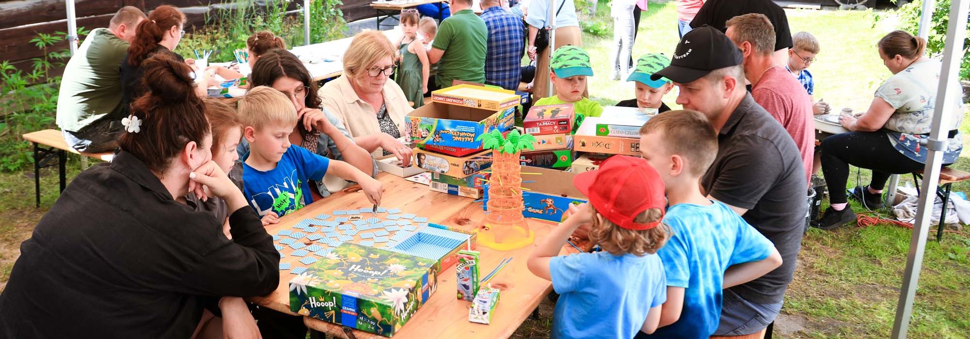 Rodzinne świętowanie w Zagrodzie Czernikiewiczów: Dzień pełen atrakcji dla dzieci i dziadków