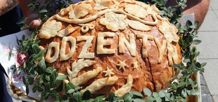 Dożynki Gminno-Parafialne w Bodzentynie - dziękczynienie za plony w wyjątkowym dniu