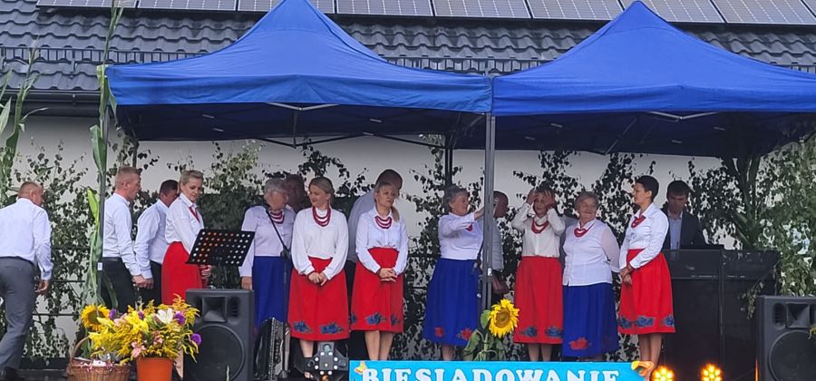 „Biesiadowanie pod Chmurką” w Dąbrowie Górnej – festyn pełen radości i integracji