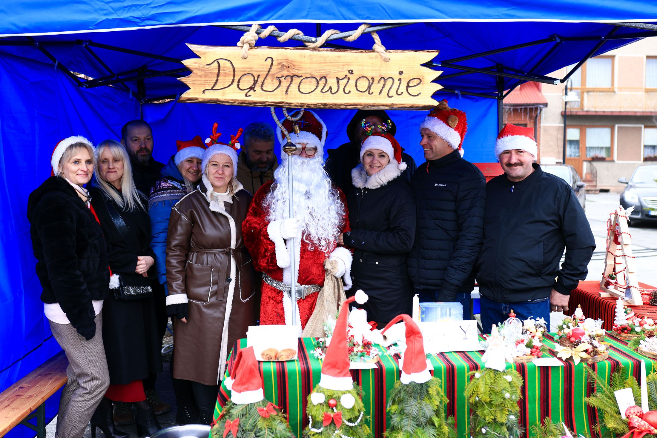 Świąteczna magia na Rynku Górnym - Targ Bożonarodzeniowy w Bodzentynie 2025