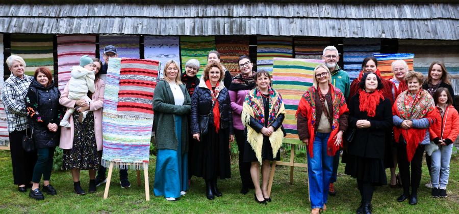 Tkaczki Świętokrzyskie podczas Europejskich Dni Tradycji w bodzentyńskim skansenie