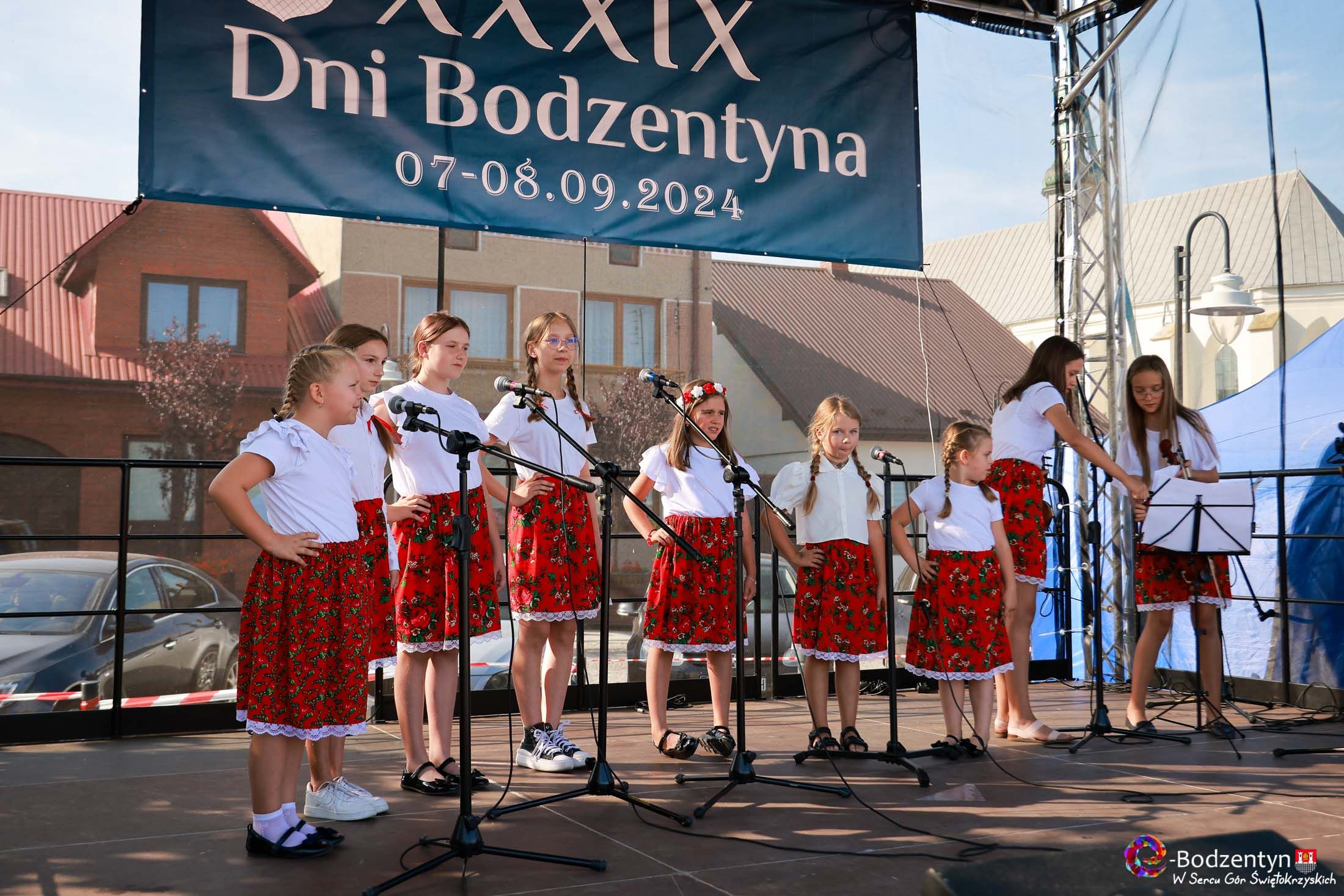 XXXIX Dni Bodzentyna - Dzień drugi - część 2 - Świętokrzyskie Nutki, zespół melodia i pokaz tańca