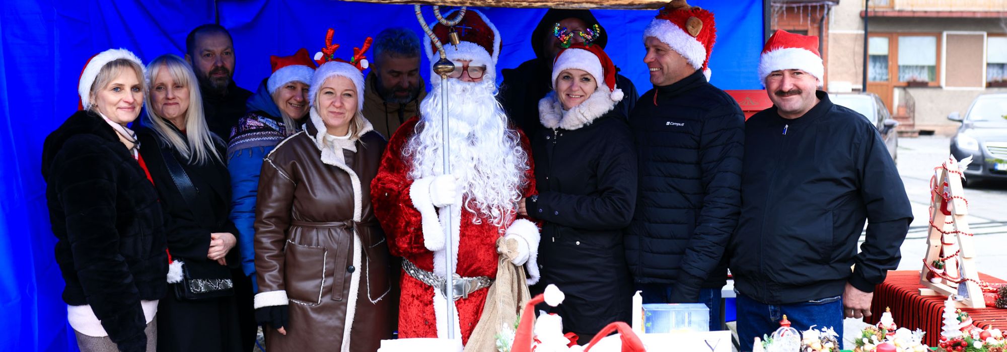 Świąteczna magia na Rynku Górnym - Targ Bożonarodzeniowy w Bodzentynie 2025