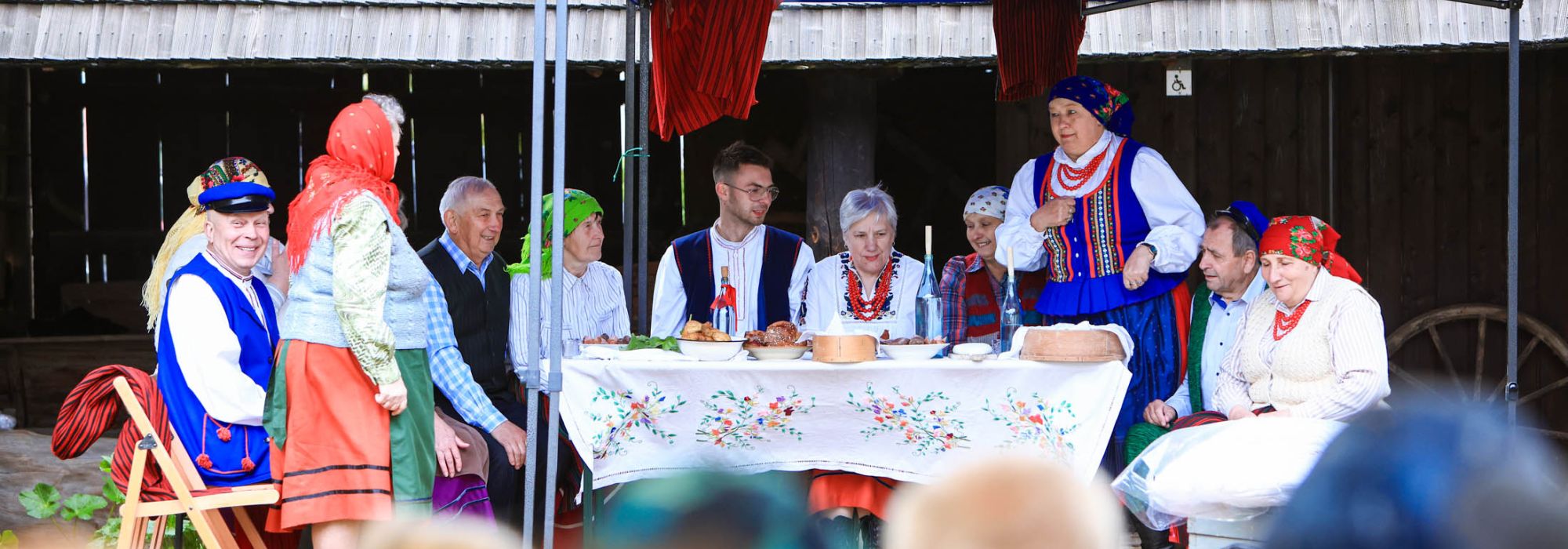 Poprawiny jak za dawnych lat – niezwykłe widowisko w Zagrodzie Czernikiewiczów