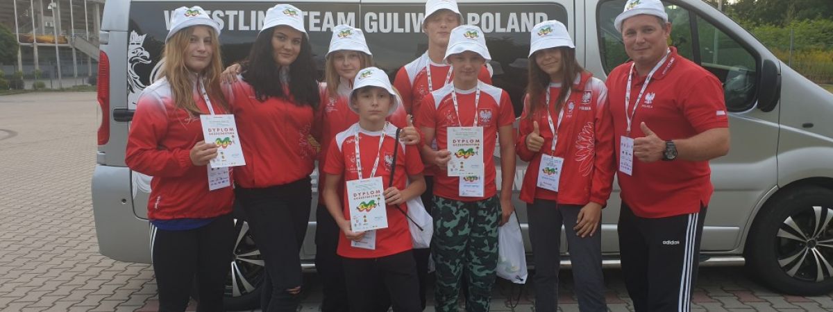 Zapaśnicy "Guliwera" z medalami Mistrzostw Polski