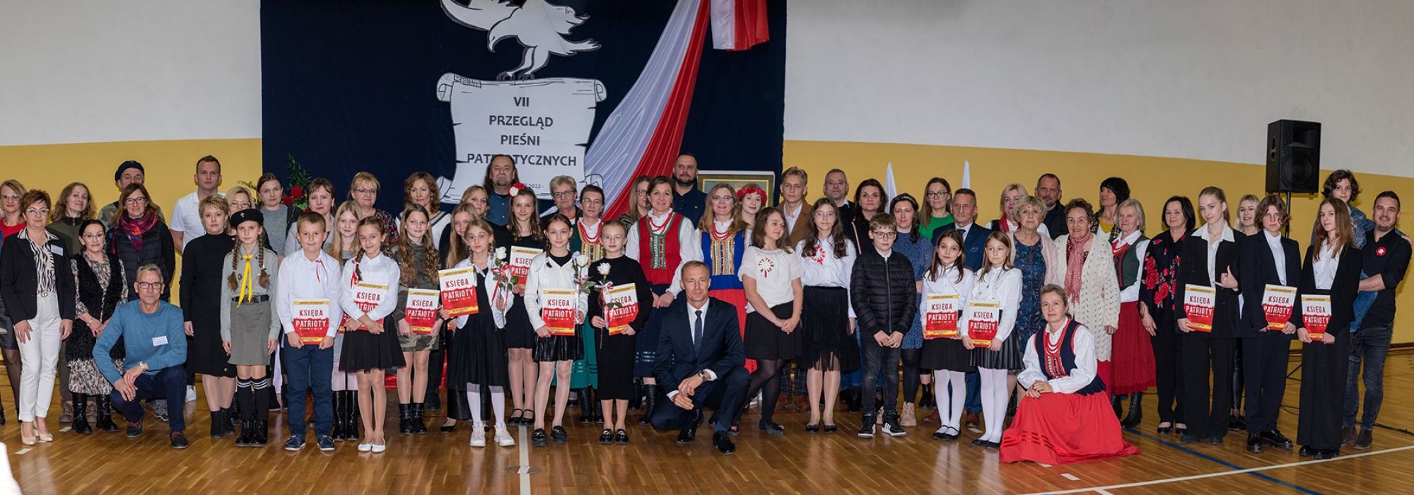 VII Powiatowy Przegląd Pieśni Patriotycznych w Bodzentynie